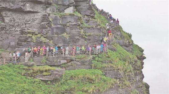 铜仁文旅多元发展新思路，游戏与景区跨界联动探索