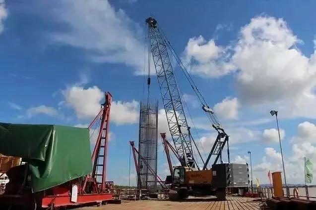 黄茅海跨海通道全线沥青铺装完成，通车冲刺顺利启动