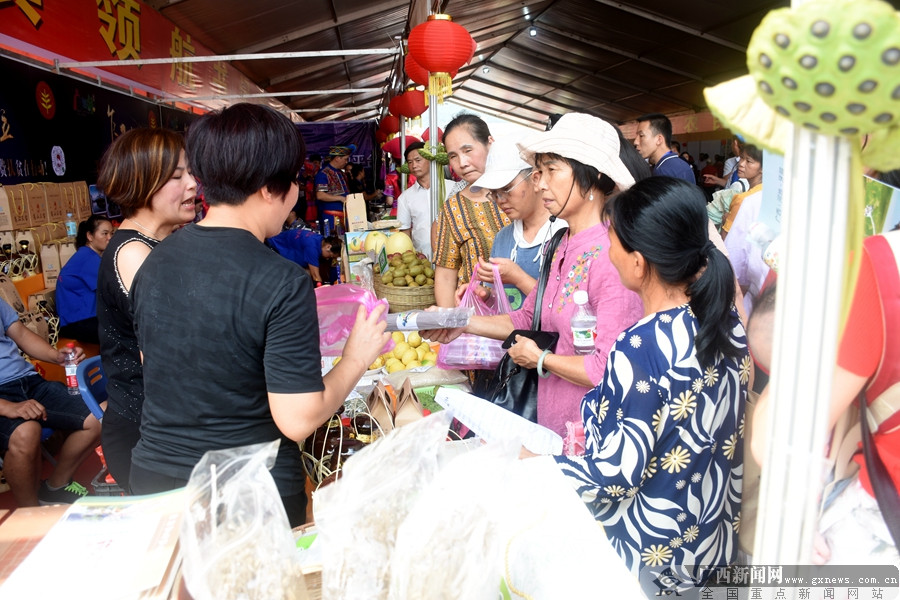 广西柳城华侨农场美食节，游客打卡热门胜地